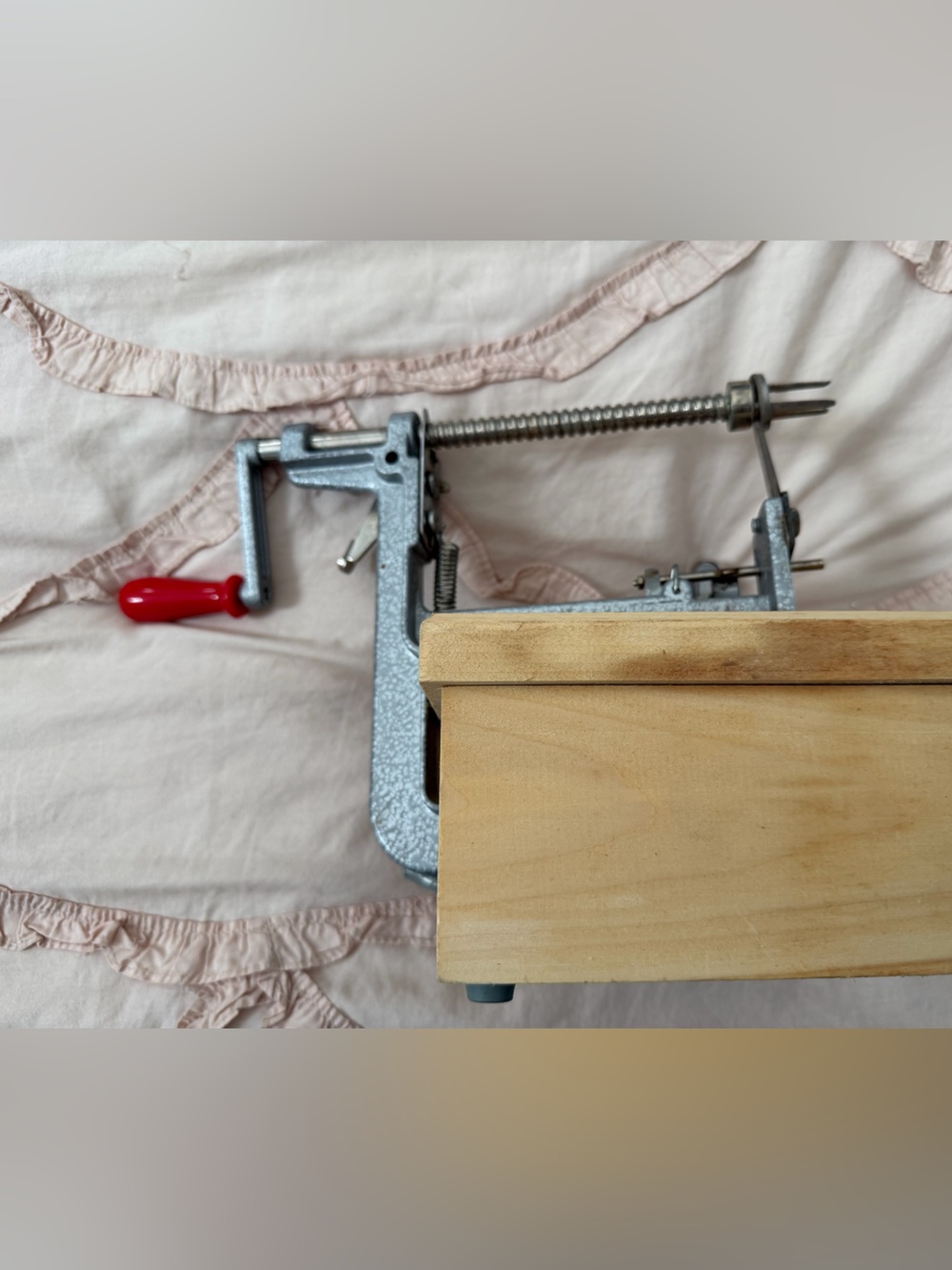 The Pampered Chef Metal Clamp Apple Peeler, Corer with wood block